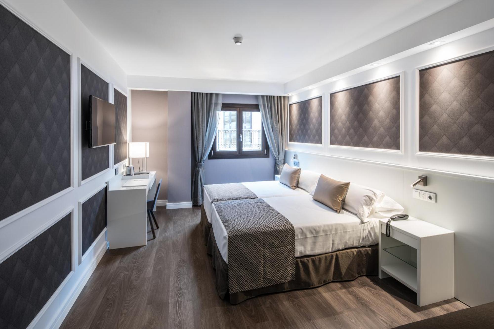 Double or Twin Room,709649554:JPEG
